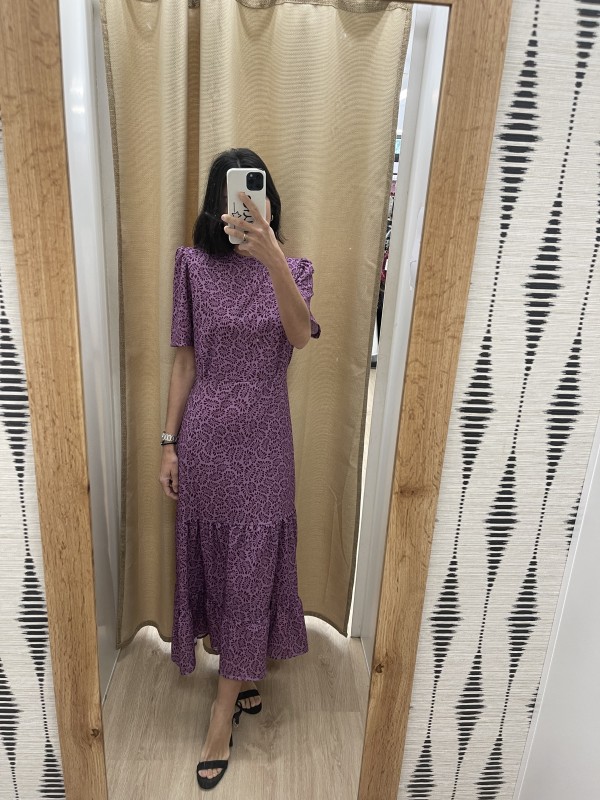 Vestido racimos de gasa con manga corta y triple corte