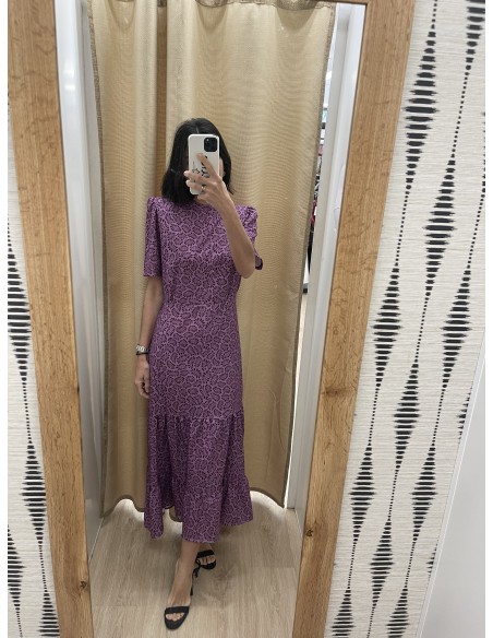 Vestido racimos de gasa con manga corta y triple corte