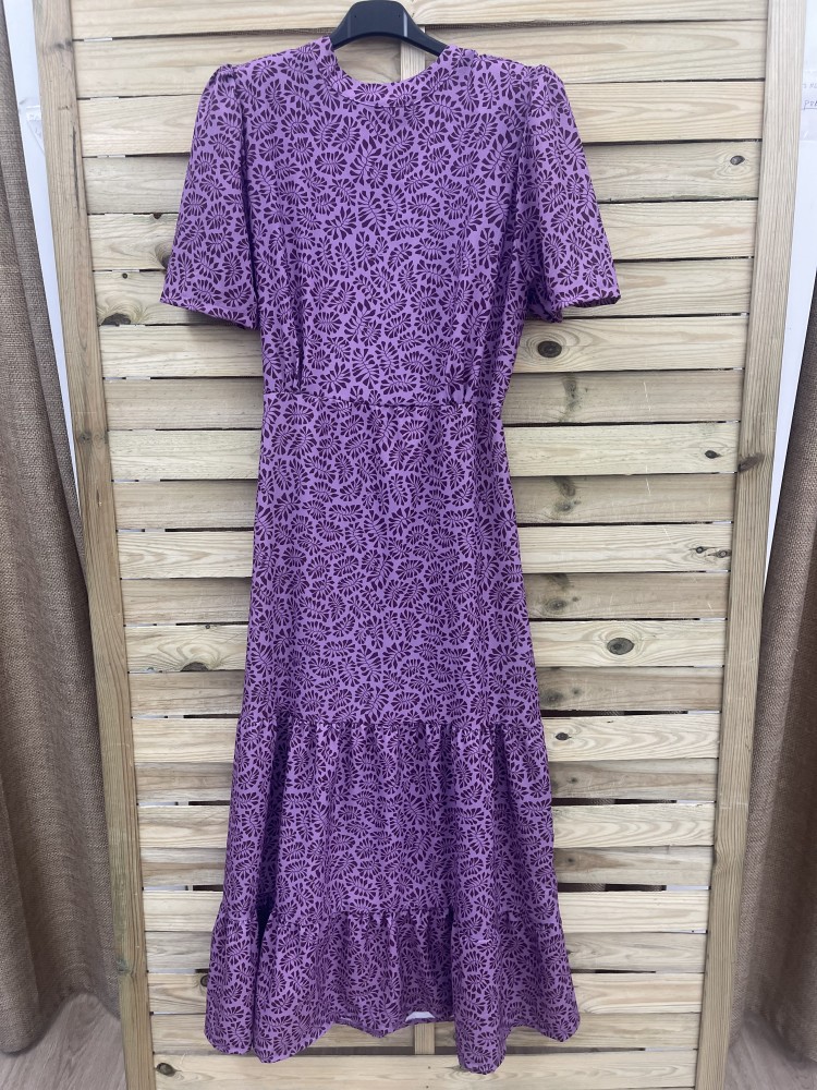 Vestido racimos de gasa con manga corta y triple corte