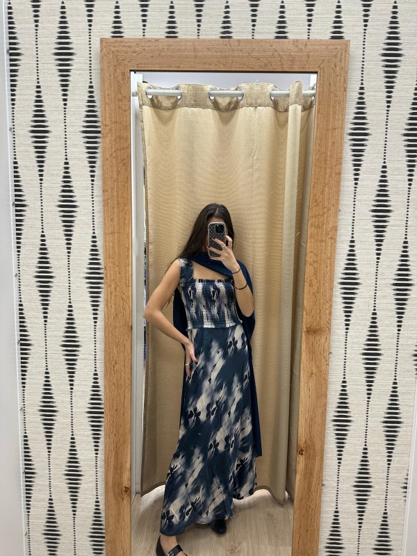 Vestido satén pecho fruncido de flores difuminadas