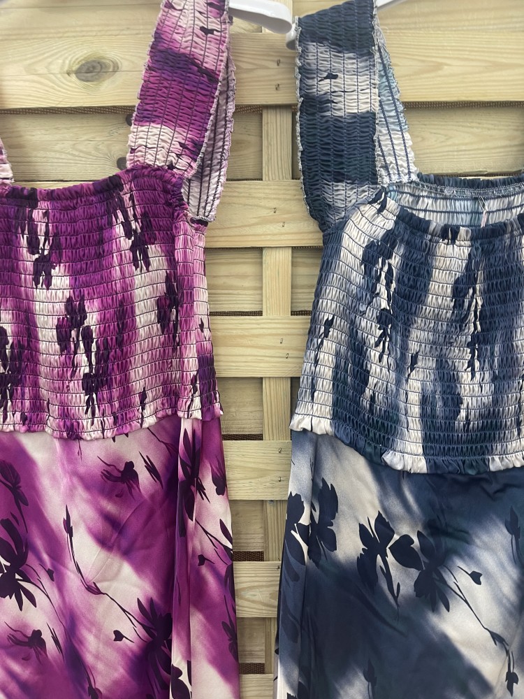 Vestido satén pecho fruncido de flores difuminadas