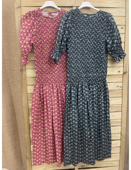 Vestido estampado cuerpo frunce de manga corta