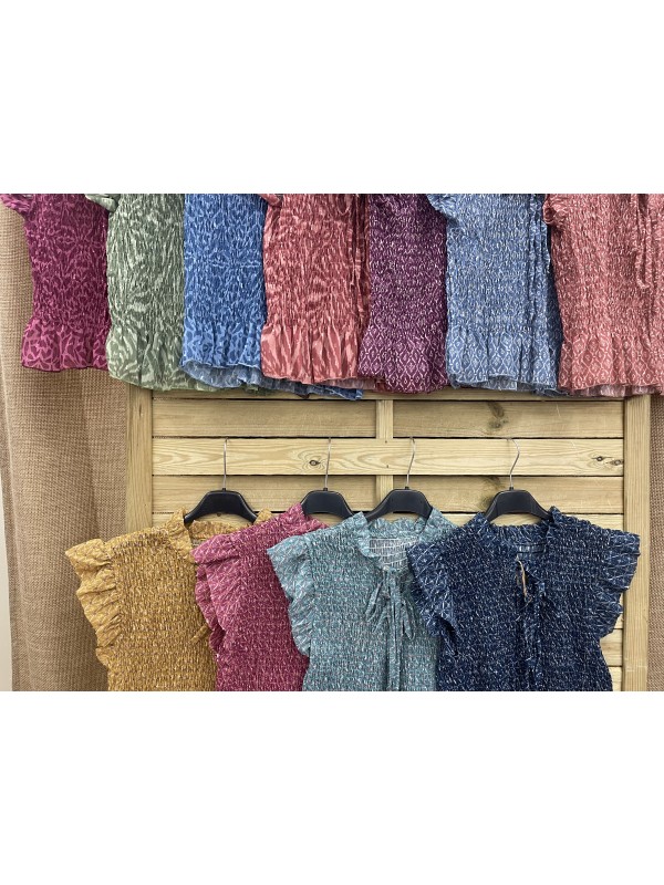 Camisa estampada fruncida de sisa con doble lazo en pecho 2