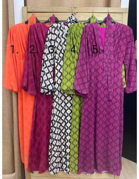 Vestido estampado con manga abullonada y cinta