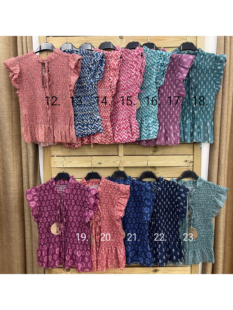 Camisa estampada fruncida de sisa con doble lazo en pecho