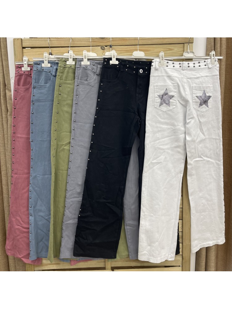 Jeans tachas laterales y estrellas plata traseras