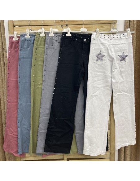 Jeans tachas laterales y estrellas plata traseras