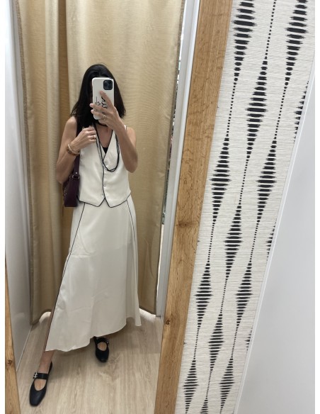 Conjunto de chaleco y falda vivos