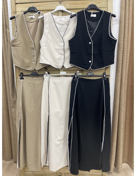 Conjunto de chaleco y falda vivos