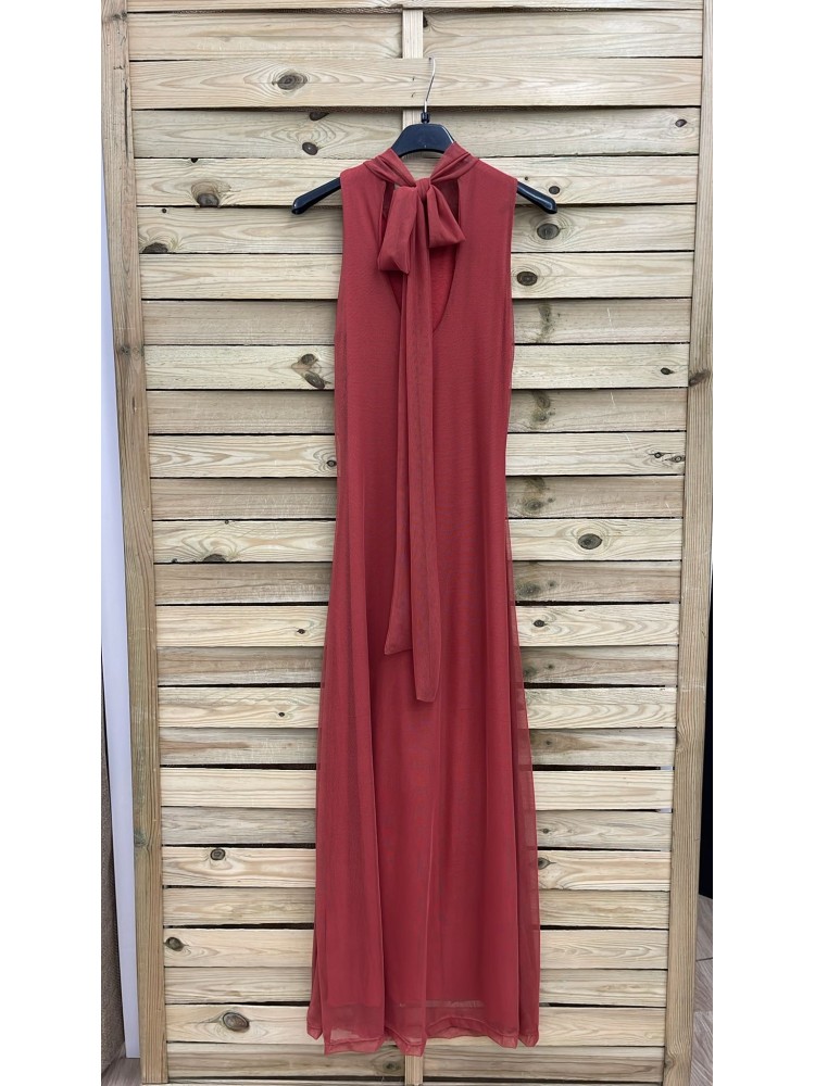 Vestido largo de tul evasé con lazo trasero