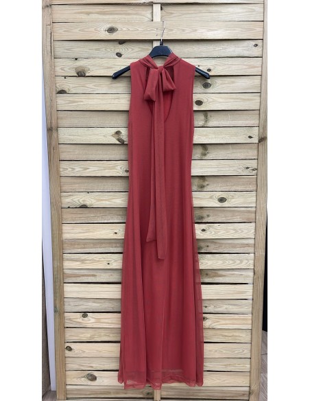 Vestido largo de tul evasé con lazo trasero