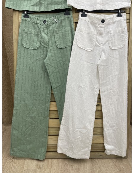 Pantalon líneas verticales desflecadas