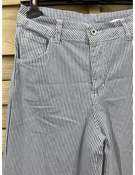 Jeans recto rayitas azules