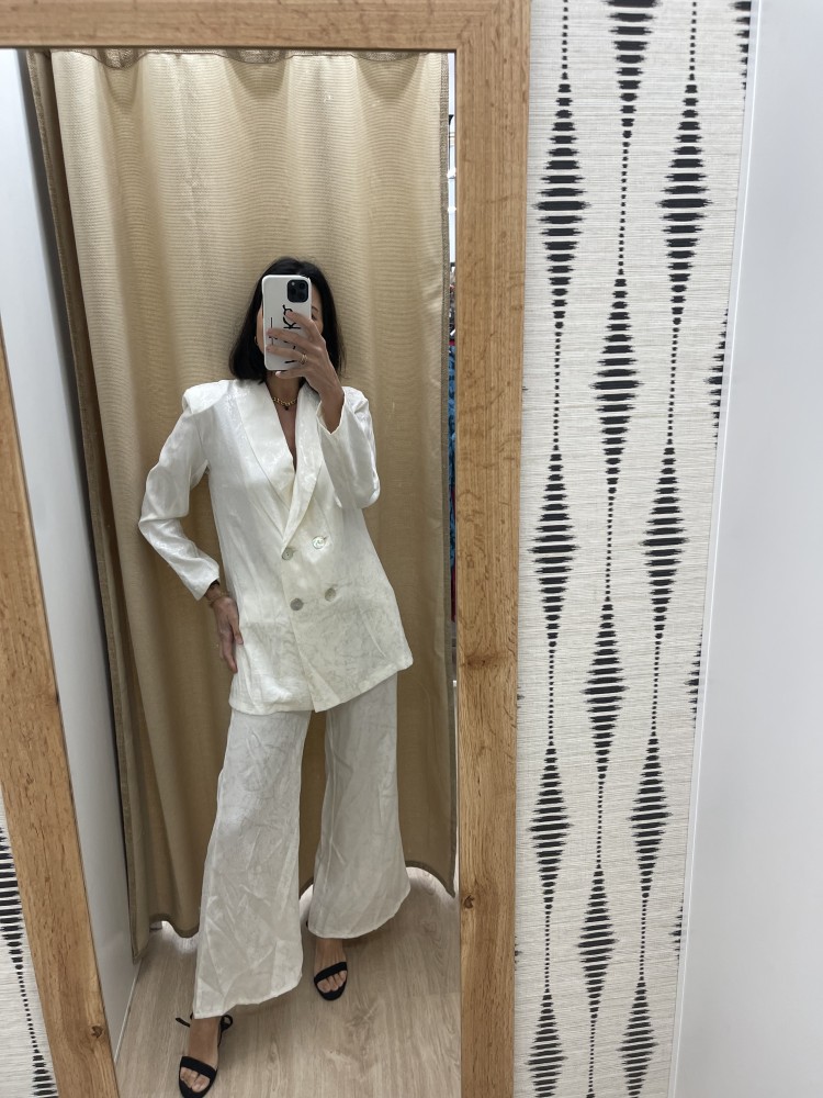 Traje de chaqueta lazada liso