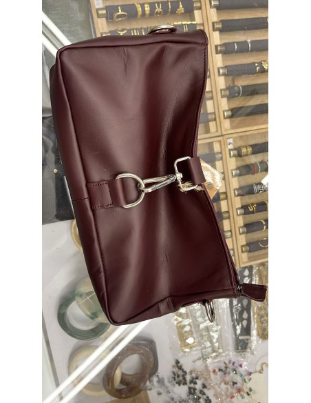 Bolso de piel cierre mosquetón