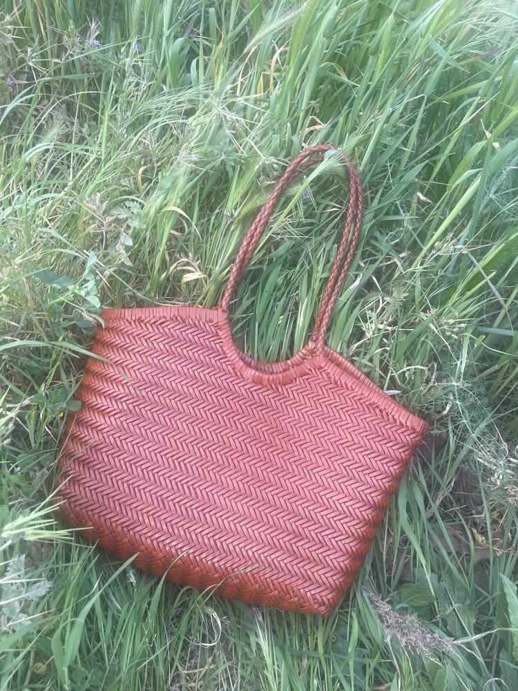 Bolso de piel trenzada grande