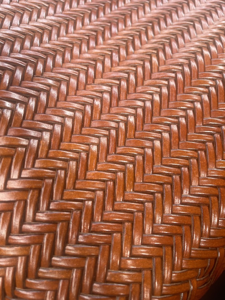 Bolso de piel trenzada grande