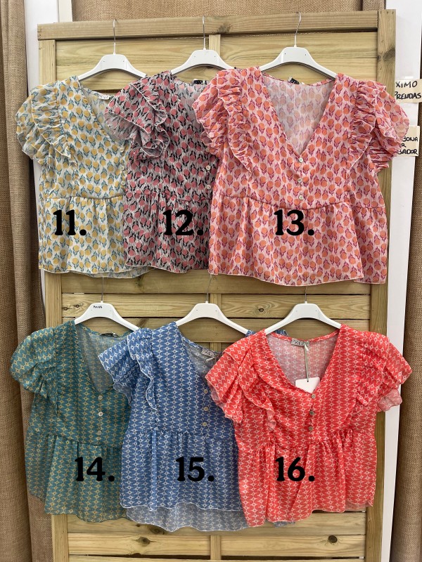 Camisa estampada triple boton y corte con vuelo 2