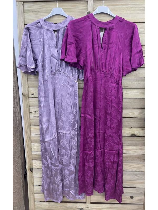 Vestido satén efecto hojitas con abertura delantera y corte 2