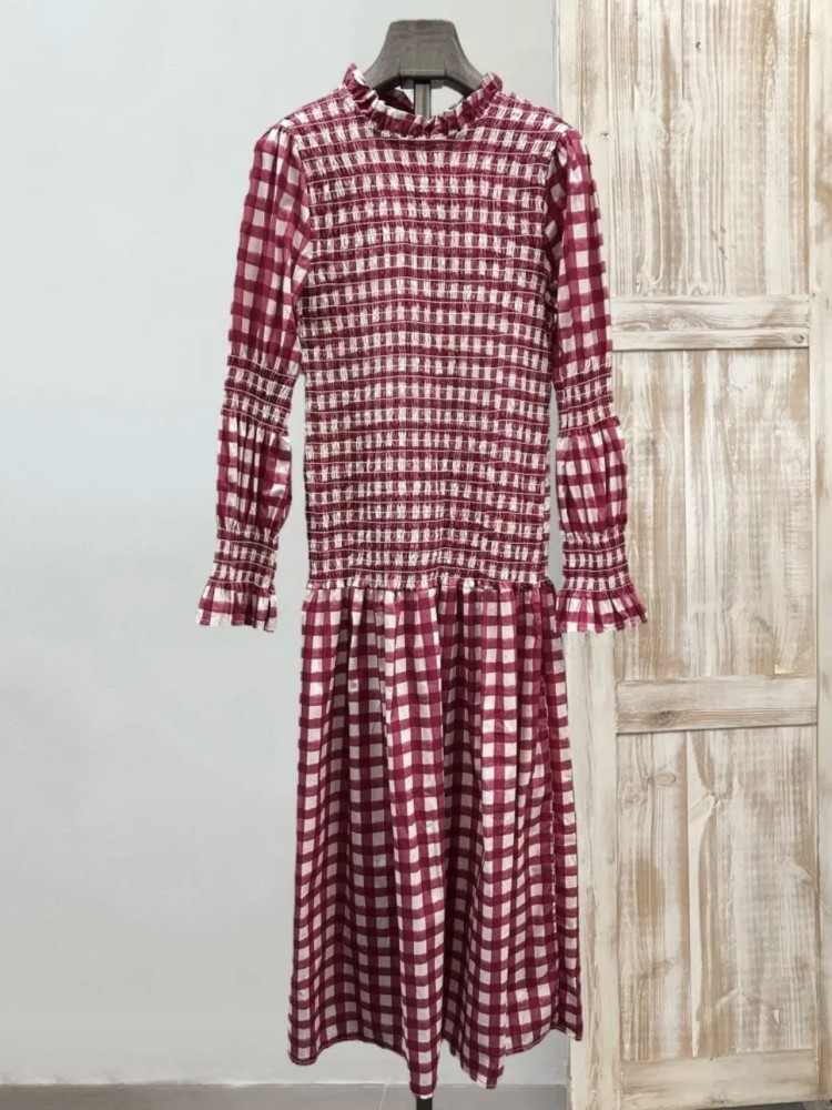 Vestido midi vichy con cuerpo fruncido