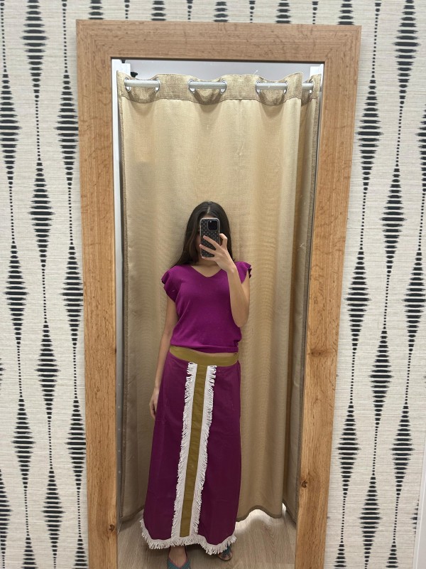 Falda midi con vivo central y flecos 2