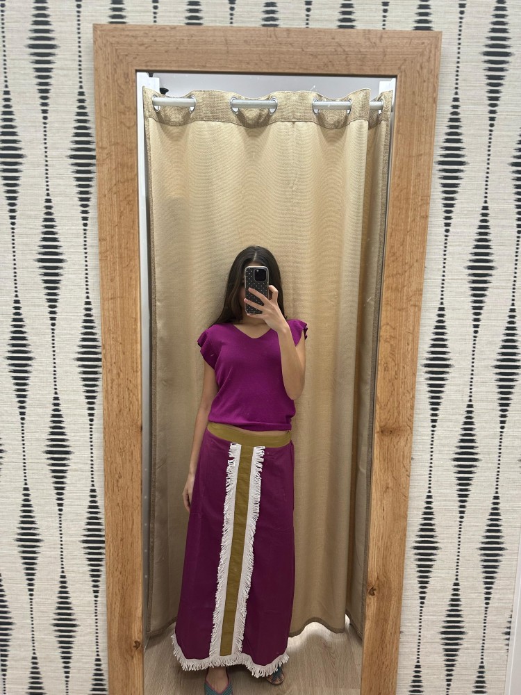 Falda midi con vivo central y flecos