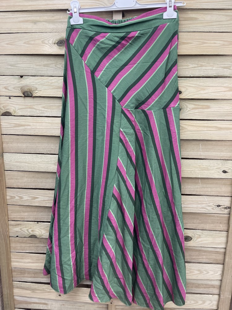 Falda evasé elástica de rayas tricolor