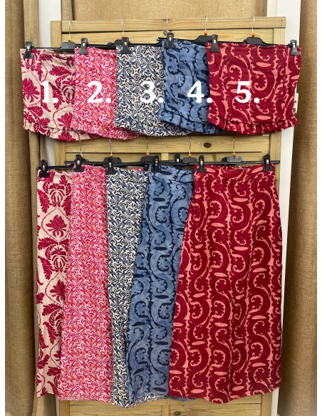 Conjunto Sofia con top palabra y falda