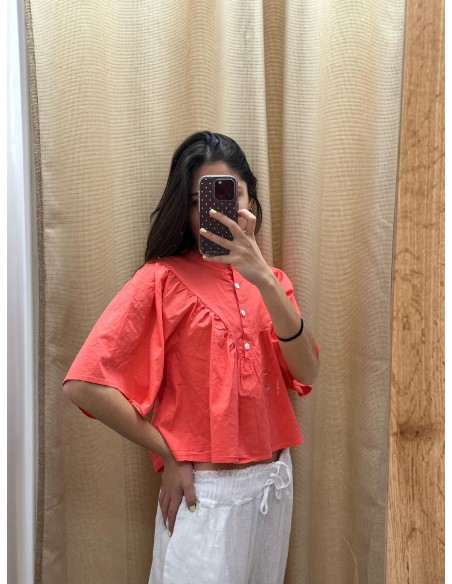 Camisa cuello mao y corte triangulo delantero