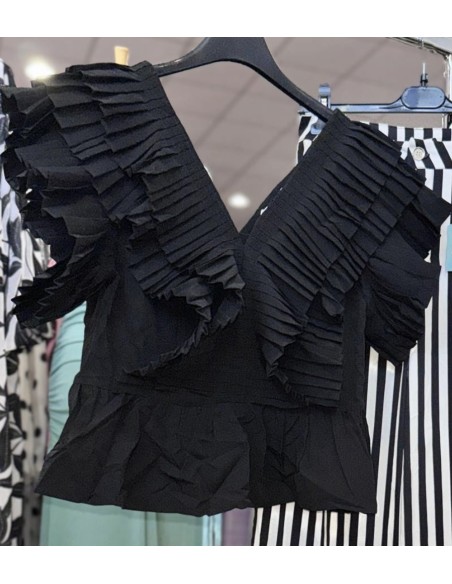 Top escote en pico con triple volante