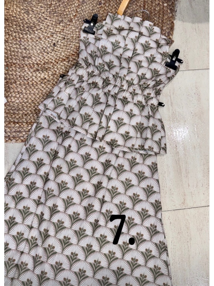 Conjunto estampado con top palabra drapeado