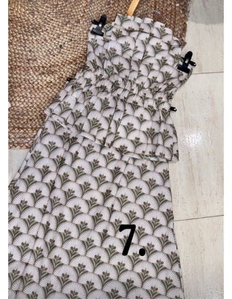 Conjunto estampado con top palabra drapeado