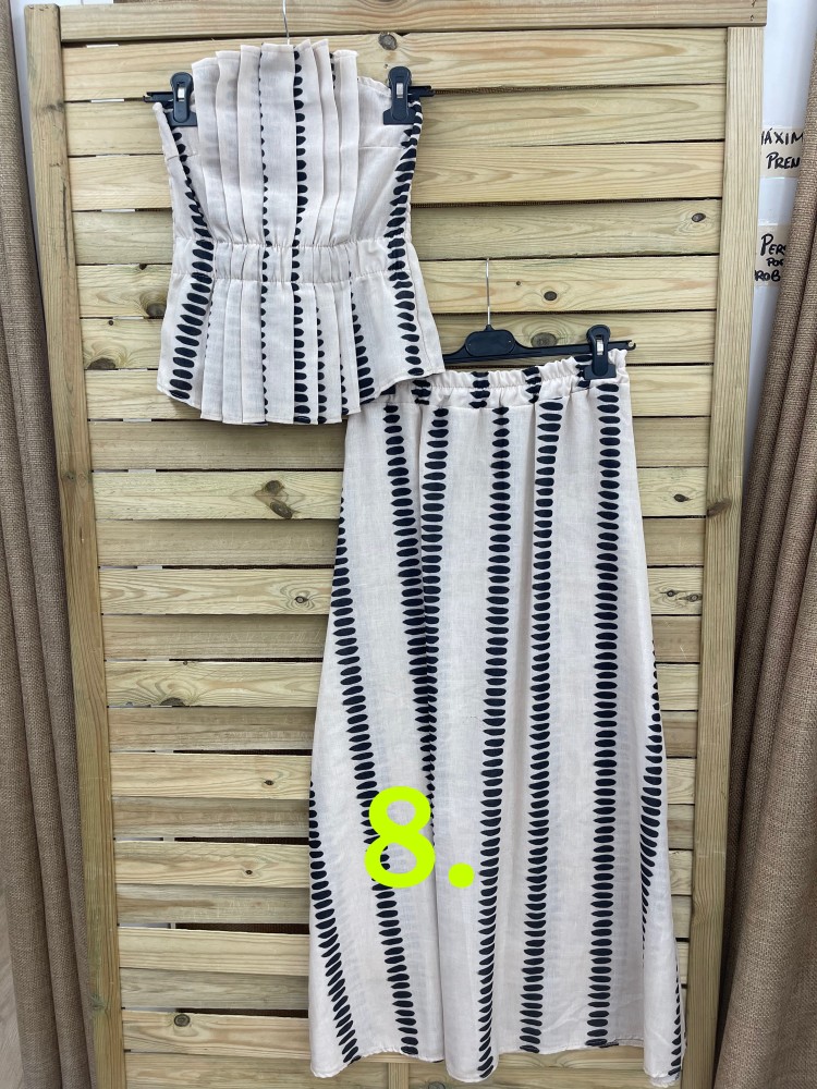 Conjunto estampado con top palabra drapeado