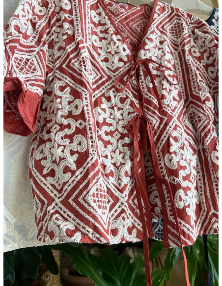 Sobrecamisa bordado crudo con triple lazo