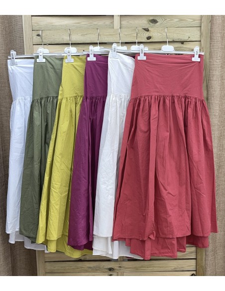 Falda midi con corte en cadera y vuelo