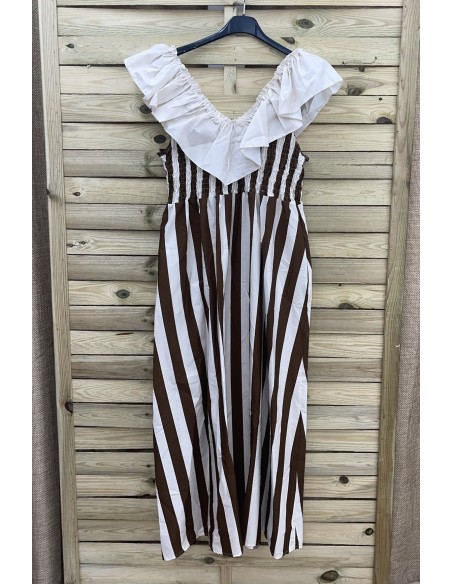 Vestidos rayas con cuerpo fruncido y maxi volante en escote