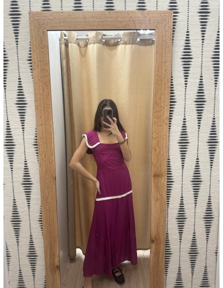 Vestido liso detalle flequitos en hombros y caderas