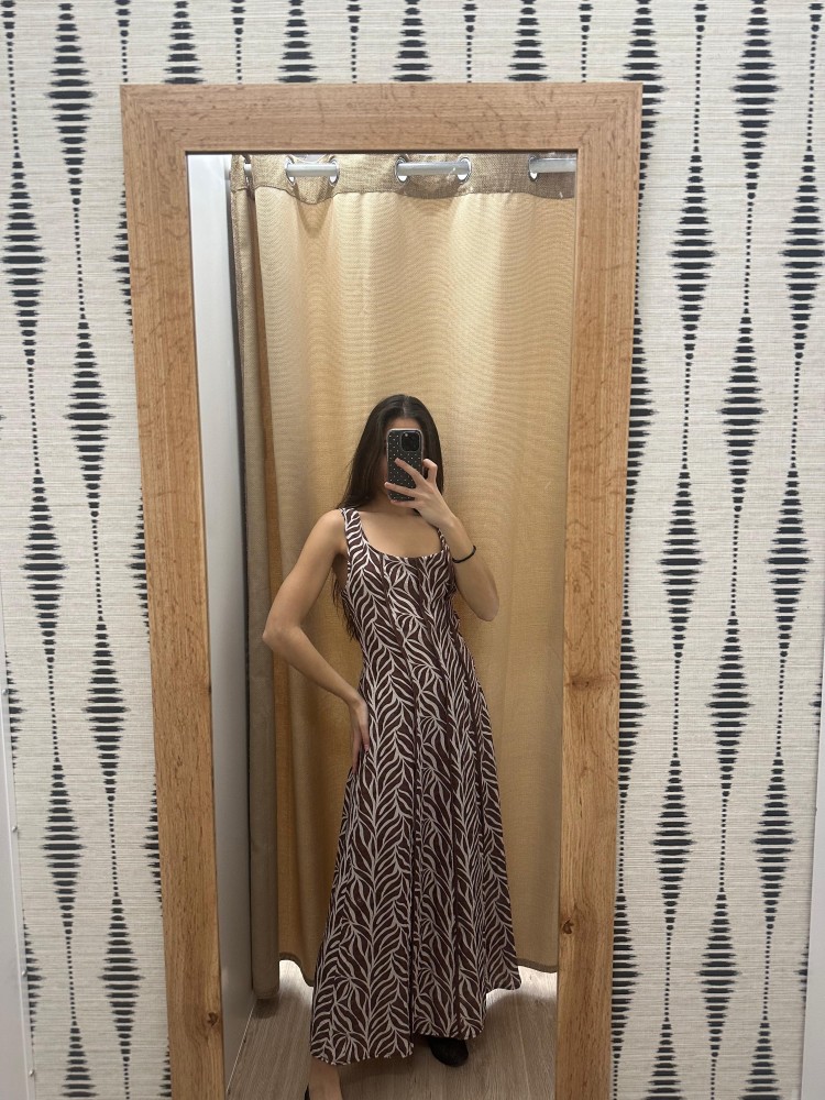 Vestido midi hojitas con costuras lisas verticales