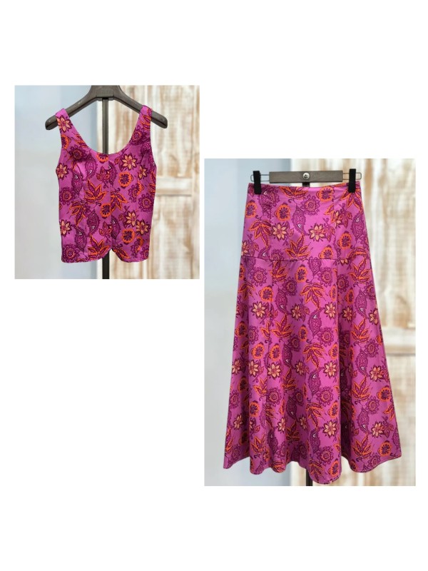 Conjunto flores tricolor de top detalle abertura y falda midi 2