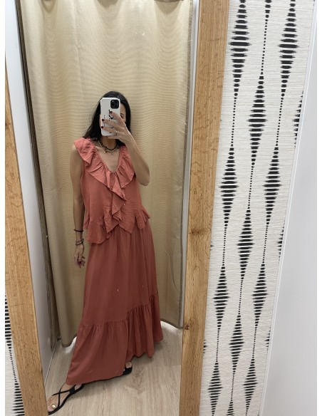 Top suelto con volante delantero y en cintura