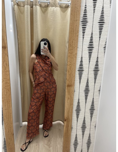 Top abanico parte delantera cruzada con volante