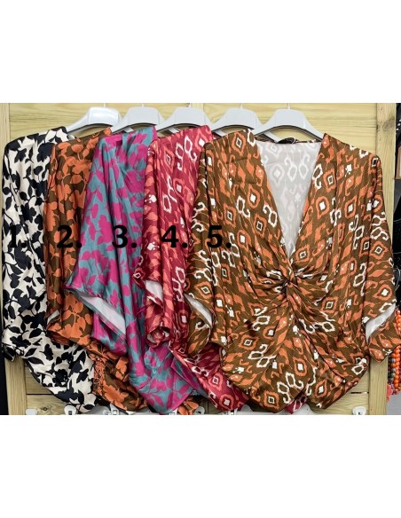 Top saten parte delantera cruzada Elena