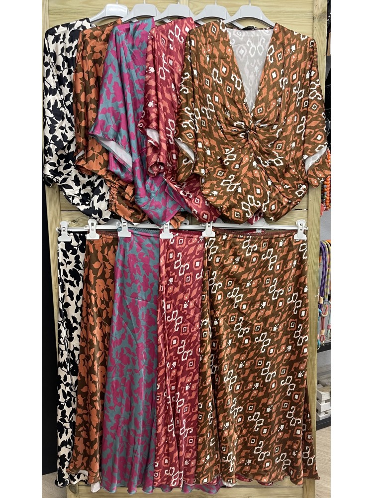 Top saten parte delantera cruzada Elena