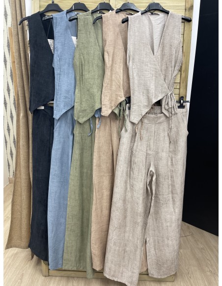 Conjunto de chaleco cruzado y pantalon