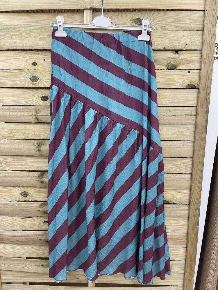 Falda bicolor de rayas diagonales
