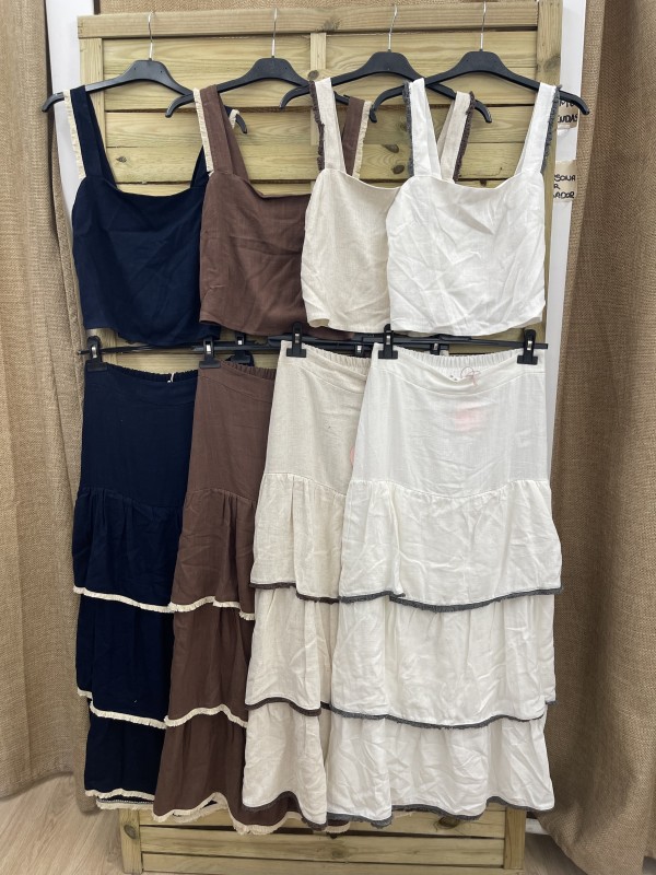 Conjunto liso de top y falda detalle flequitos 2