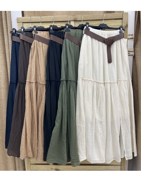 Falda larga fluida con raja y cinturon