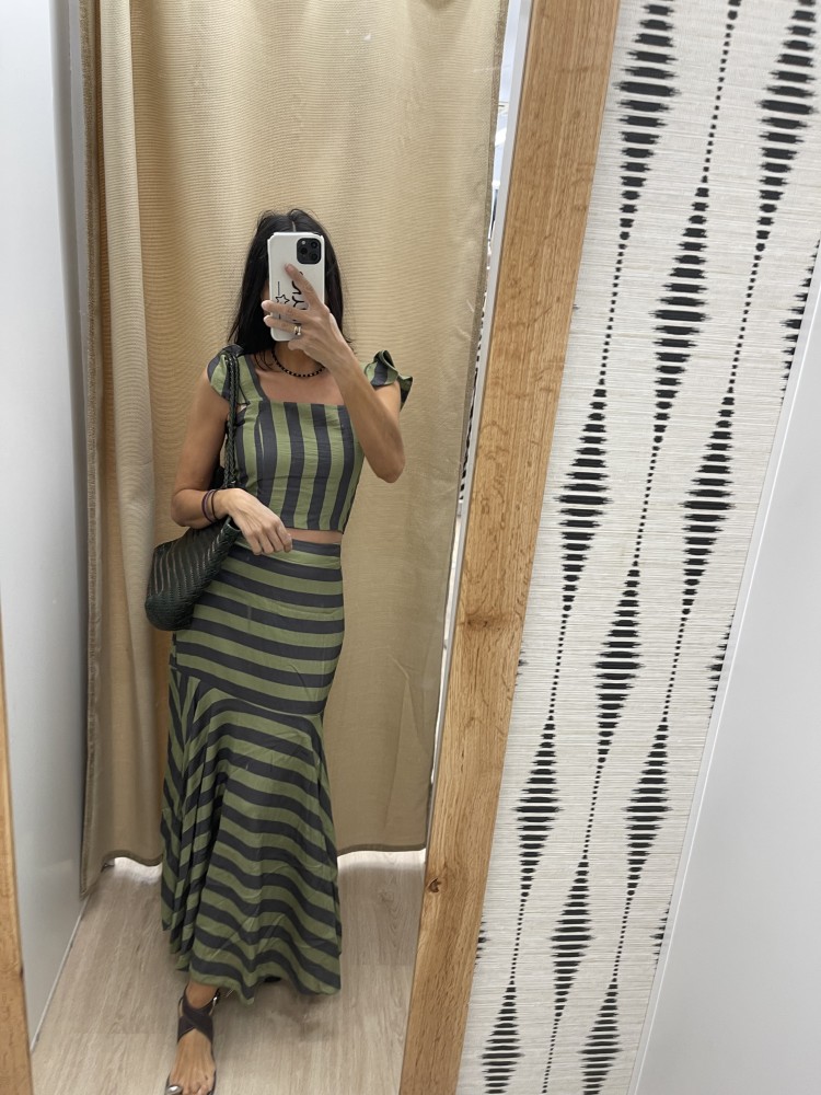 Conjunto rayas bicolor de top y falda corte