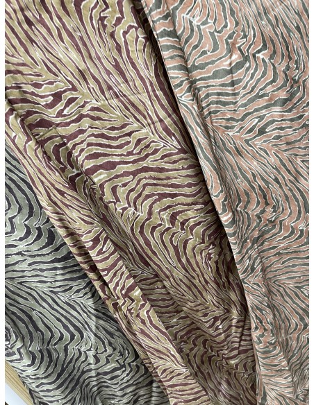 Falda midi efecto print