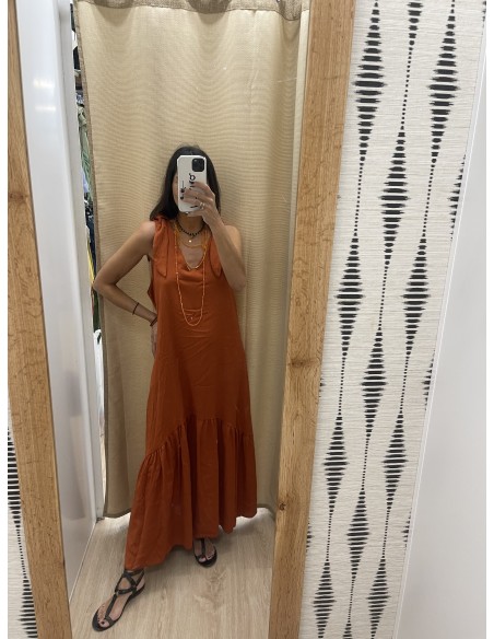 Vestido largo liso con nudo en sisa